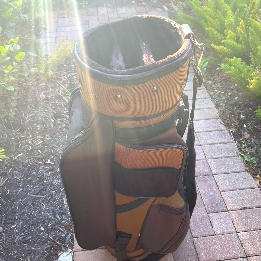 Cart Bag North Star 
With club dividers and shoulder strap